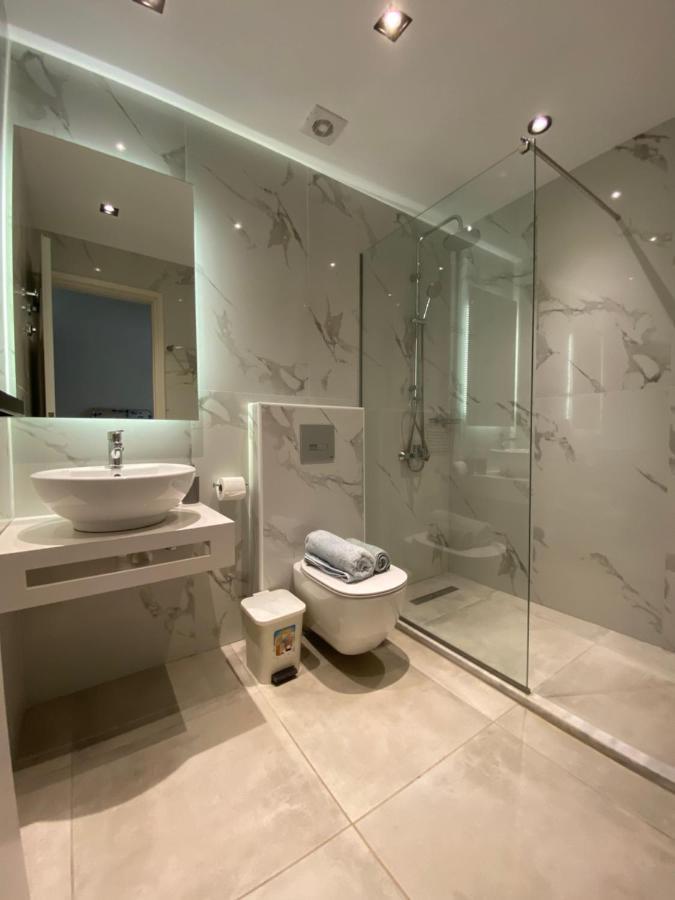 George Deluxe Apartments Stalís Ngoại thất bức ảnh