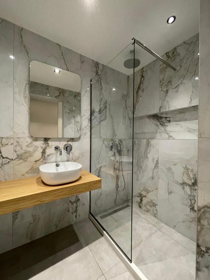 George Deluxe Apartments Stalís Ngoại thất bức ảnh