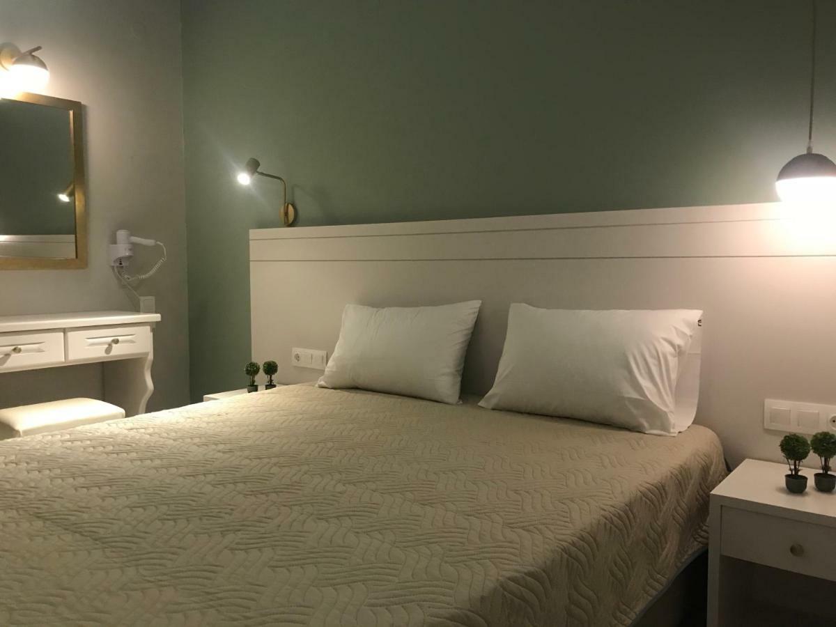 George Deluxe Apartments Stalís Ngoại thất bức ảnh
